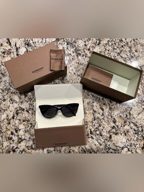 Women’s Burberry Sunglasses
